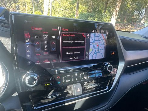 Used 2022 Toyota Highlander Platinum image 29