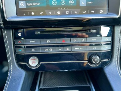 Used 2017 Jaguar F-PACE S image 29