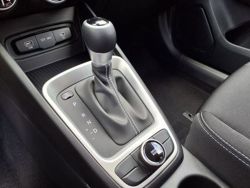 New 2025 Hyundai Venue SEL image 23