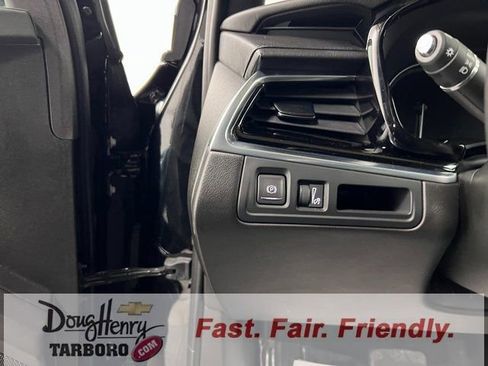 Used 2025 Cadillac XT6 Premium Luxury image 30