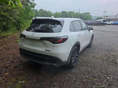 Used 2023 Honda HR-V Sport image 3