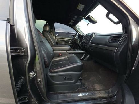 Used 2021 Nissan Titan PRO-4X w/ Pro-4x Convenience Package image 8