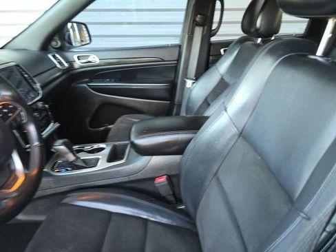Used 2019 Jeep Grand Cherokee Altitude image 9