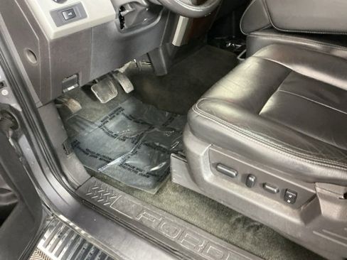 Used 2012 Ford F150 Lariat w/ Lariat Chrome Pkg image 14