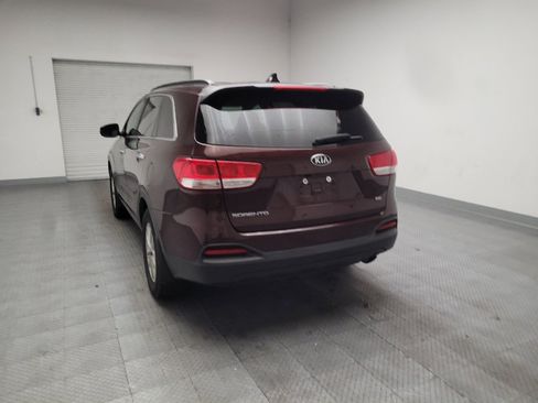 Used 2018 Kia Sorento FWD image 6