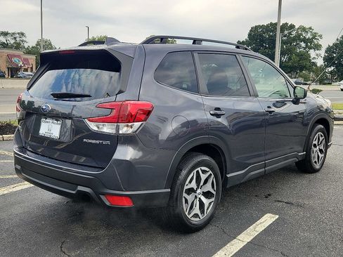 Used 2023 Subaru Forester Premium AWD/4WD image 6