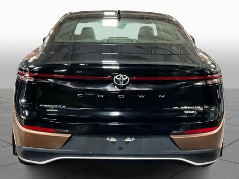 Used 2023 Toyota Crown Platinum image 5