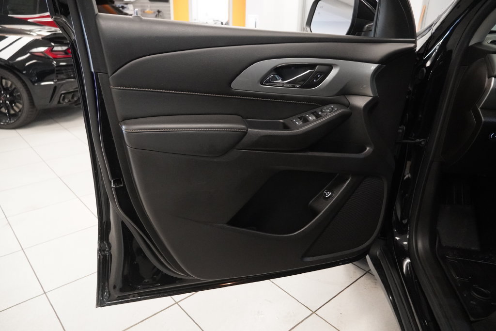 Used 2021 Chevrolet Traverse LT FWD image 6
