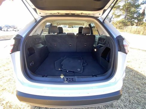 Used 2024 Ford Edge SEL image 8