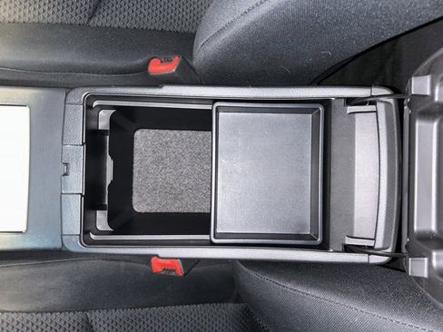 Used 2011 Toyota Camry SE image 19