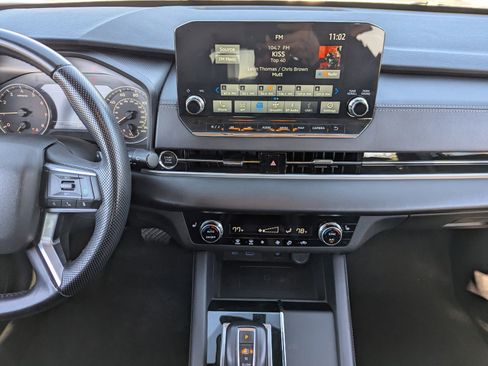 Used 2024 Mitsubishi Outlander SE image 18