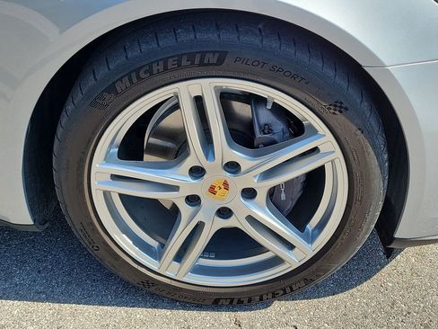 Certified 2018 Porsche Panamera RWD image 13