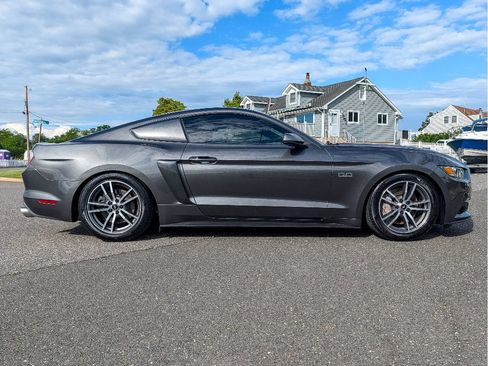 Used 2016 Ford Mustang GT RWD image 4