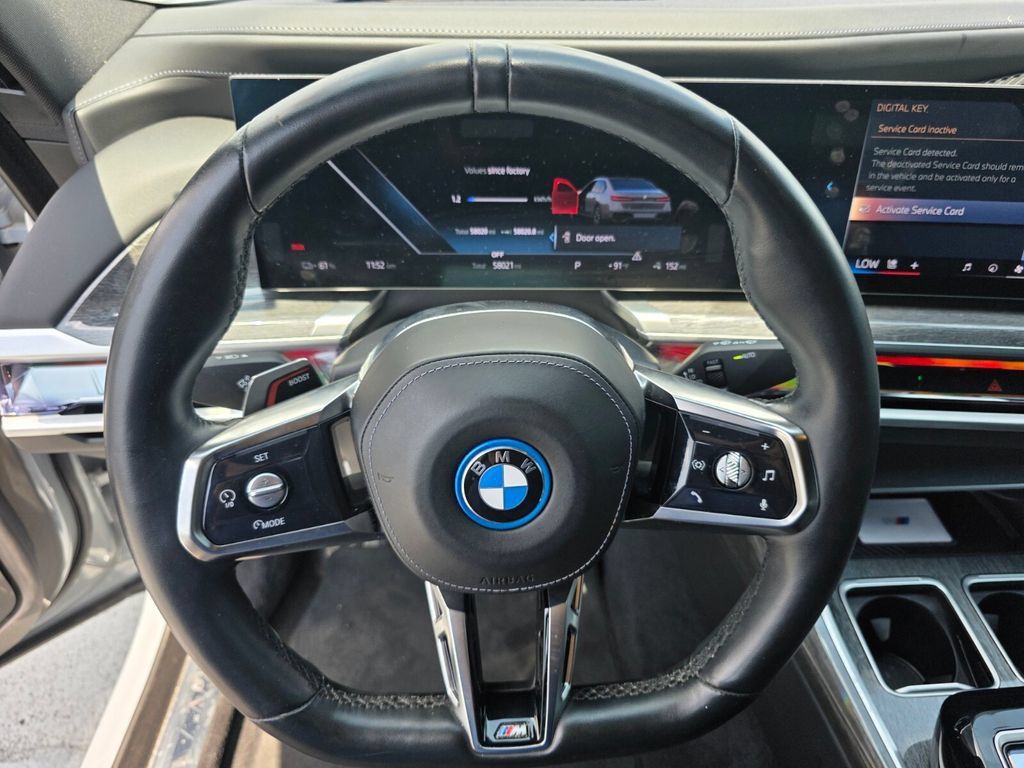 Used 2023 BMW i7 xDrive60 AWD/4WD image 18