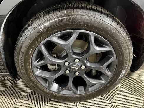 Used 2023 Chrysler 300 Touring L w/ Popular Equipment Group image 27