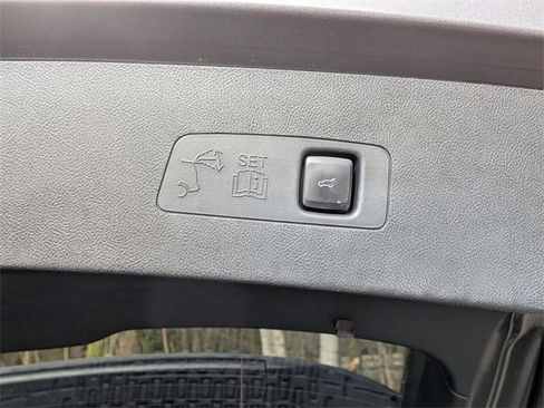 Used 2022 Lincoln Corsair FWD w/ Premium Package image 32