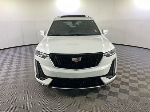 Used 2023 Cadillac XT6 Sport w/ Technology Package image 2
