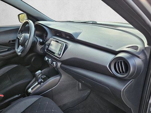 Used 2019 Nissan Kicks S FWD image 20