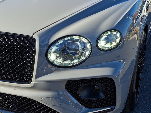 Used 2023 Bentley Bentayga AWD/4WD image 11