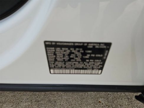 Used 2025 Volkswagen Atlas Cross Sport SE image 30