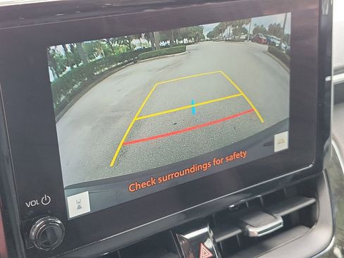 Used 2024 Toyota Corolla Cross XLE FWD image 25