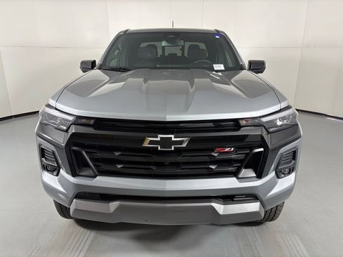Used 2023 Chevrolet Colorado Z71 w/ Z71 Convenience Package 2 AWD/4WD image 3