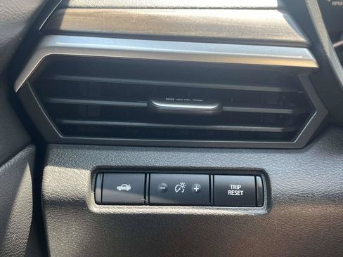 Used 2025 Nissan Altima 2.5 SV FWD image 25