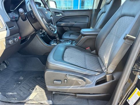 Used 2019 Chevrolet Colorado Z71 w/ Z71 Midnight Edition image 10