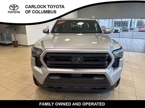 Used 2025 Toyota Tacoma SR5 image 4