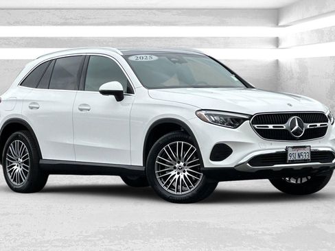 Certified 2025 Mercedes-Benz GLC 300 image 2