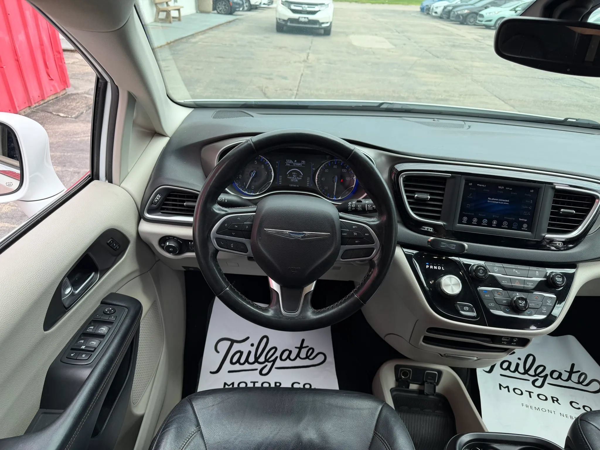 Used 2020 Chrysler Pacifica Touring-L FWD image 17