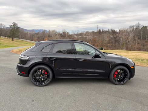 New 2026 Porsche Macan GTS image 8