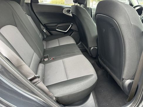 Used 2022 Kia Soul LX w/ Technology Package image 17