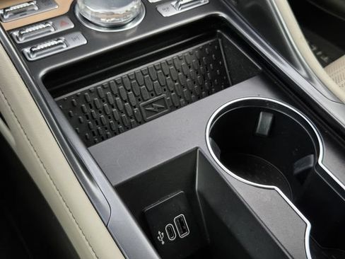 Used 2025 Lincoln Nautilus Reserve AWD/4WD image 21