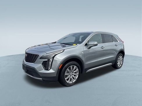 Used 2023 Cadillac XT4 Premium Luxury image 3