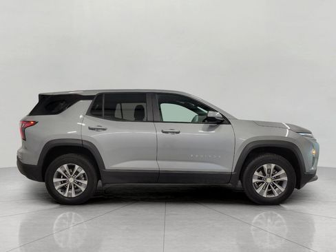 Used 2025 Chevrolet Equinox LT AWD/4WD image 11