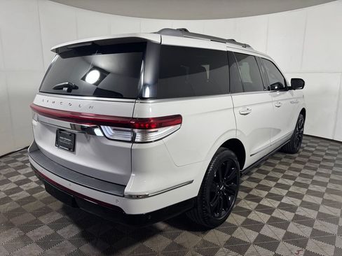 Used 2024 Lincoln Navigator Reserve w/ Monochromatic Package AWD/4WD image 5