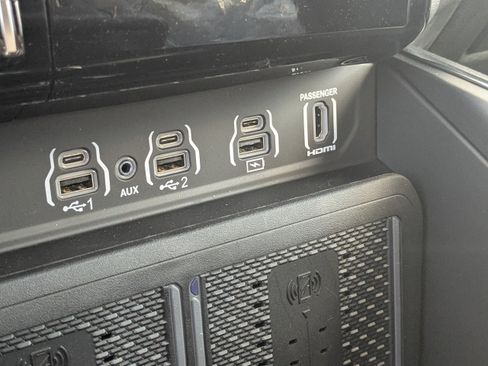 New 2026 RAM 2500 Laramie AWD/4WD image 28
