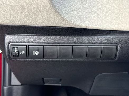 Used 2025 Toyota Corolla LE image 23