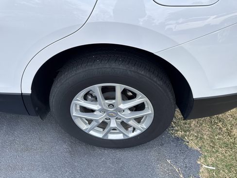 Used 2024 Chevrolet Equinox LT image 12