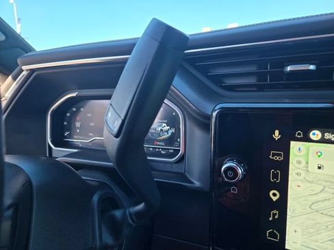 Used 2024 GMC Sierra 2500 Denali Ultimate AWD/4WD image 14