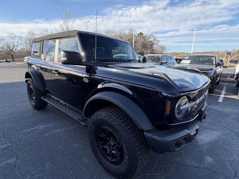 Used 2023 Ford Bronco Wildtrak image 16