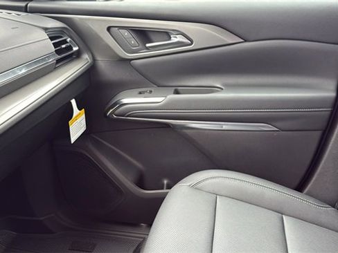 New 2026 Chevrolet Traverse LT w/ Sun and Wheel Package image 23