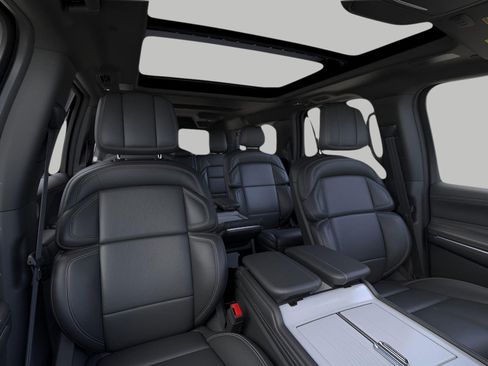 New 2026 Lincoln Navigator L Reserve w/ Jet Appearance Package AWD/4WD image 10
