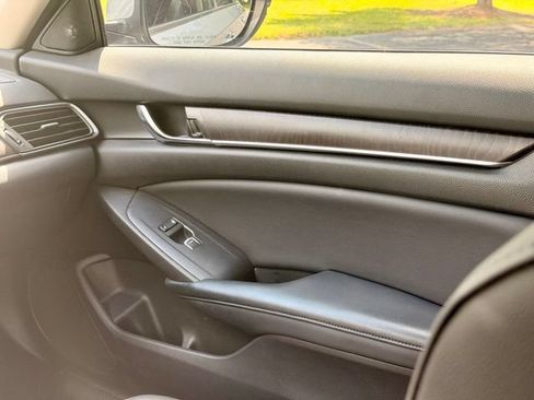 Used 2018 Honda Accord EX-L image 25