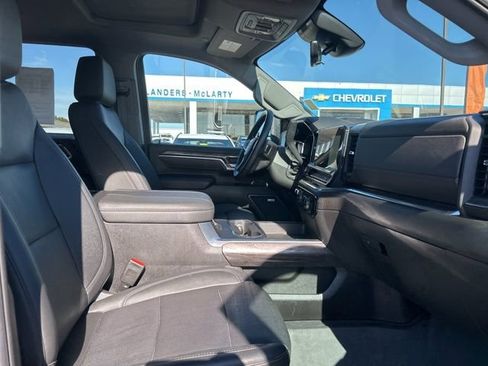 Certified 2025 Chevrolet Silverado 2500 LTZ w/ LTZ Convenience Package image 33