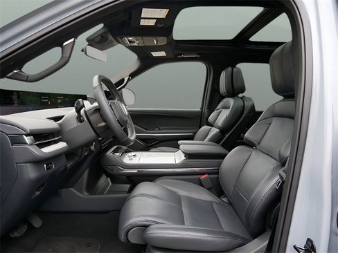 Used 2025 Lincoln Navigator Reserve w/ Jet Appearance Package image 10