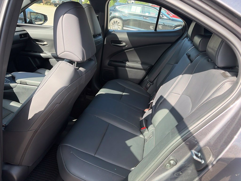Used 2024 Lexus UX 250h F Sport AWD/4WD image 7