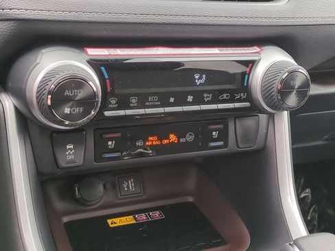 Certified 2025 Toyota RAV4 Limited w/ Advanced Technology Package image 24