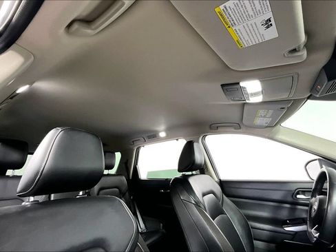 Used 2022 Nissan Pathfinder SL AWD/4WD image 22